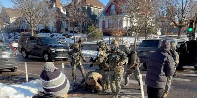 Alex Pretti: Βίντεο με συμπλοκή του με ομοσπονδιακούς πράκτορες, 11 μέρες πριν τη δολοφονία του