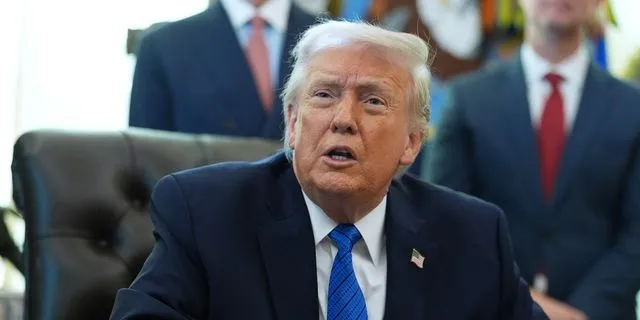 Μετά τις απειλές, ο Τραμπ πιστεύει ότι το Ιράν θέλει να “συνάψει μια συμφωνία”