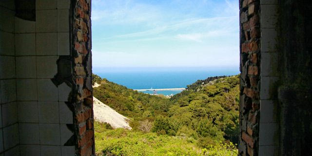 Οργή στην Αλβανία για το τουριστικό σχέδιο του γαμπρού του Τραμπ