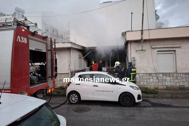 Βόλος: Φωτιά σε μονοκατοικία στο Παλαιό Λιμεναρχείο