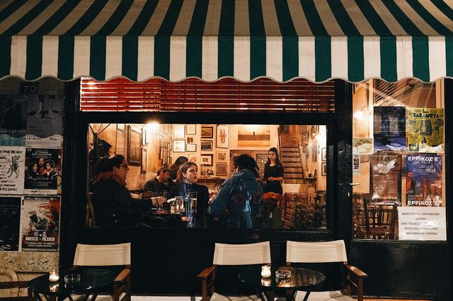 “Όποιον πίνει στον Ένοικο, τον θεωρώ σοβαρό άνθρωπο”