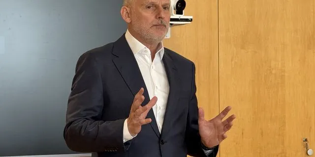 Ο Δημήτρης Μαζαράκης