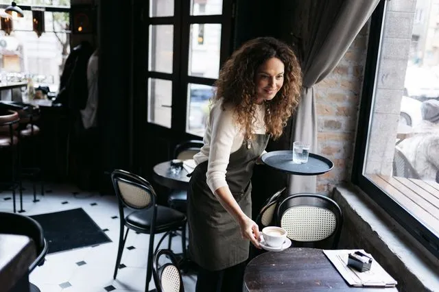 Απλήρωτοι χιλιάδες εργαζόμενοι στις γιορτές - Τι συνέβη