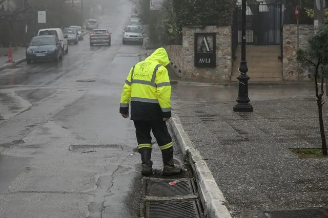 Δούκας για Αθήνα: “Περιμένουμε δύο μεγάλα κύματα βροχής – Προσοχή”