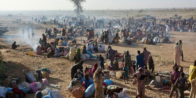 Εκτοπισμένοι πληθυσμοί στο δρόμο μεταξύ Νταρφούρ και Τσαντ