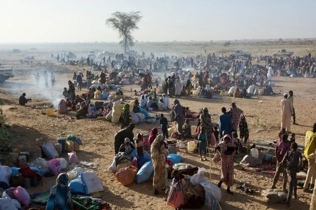 Εκτοπισμένοι πληθυσμοί στο δρόμο μεταξύ Νταρφούρ και Τσαντ