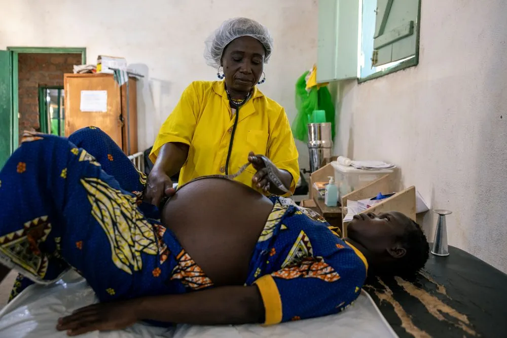 H Honorine από την Κεντροαφρικανική Δημοκρατία έχει μείνει έγκυος δέκα φορές, αν και μόνο έξι από τα παιδιά της επέζησαν. Τώρα είναι η πρώτη φορά που θα πάει σε νοσοκομείο για να γεννήσει.