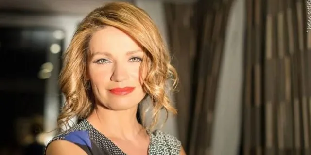 Η Παναγιώτα Βλαντή μετουσιώνει τη “γυναίκα με τα μαύρα” του Ρίτσου