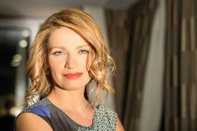 Η Παναγιώτα Βλαντή μετουσιώνει τη “γυναίκα με τα μαύρα” του Ρίτσου