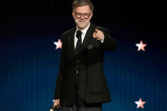 Ο Paul Thomas Anderson δέχεται το βραβείο Καλύτερου Σκηνοθέτη στα Critics Choice Awards