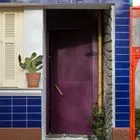 Μέσα στα τολμηρά, χρωματιστά σπίτια των Point Supreme