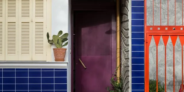 Μέσα στα τολμηρά, χρωματιστά σπίτια των Point Supreme