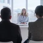 “Σας Πιστεύουμε”: Ο Αρνό Ντιφεΐς γύρισε ένα δικαστικό δράμα σε αληθινό χρόνο