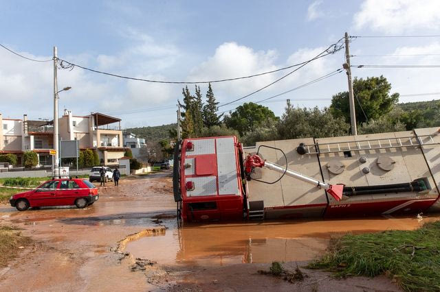 Η πρόληψη καταστροφών χάνεται μεταξύ δεκάδων “αρμόδιων”