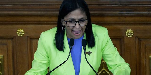 Βενεζουέλα: Η Ροδρίγκες αποπέμπει από την κυβέρνηση πιστό του Μαδούρο