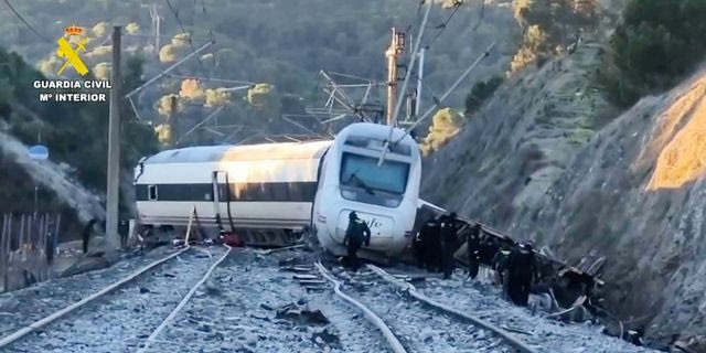 Σιδηροδρομικό δυστύχημα στην Ισπανία: Το μαύρο κουτί αποκαλύπτει τις συνομιλίες πριν τη σύγκρουση