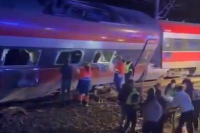 Ισπανία: Τουλάχιστον 39 νεκροί και 152 τραυματίες από τον εκτροχιασμό τρένων