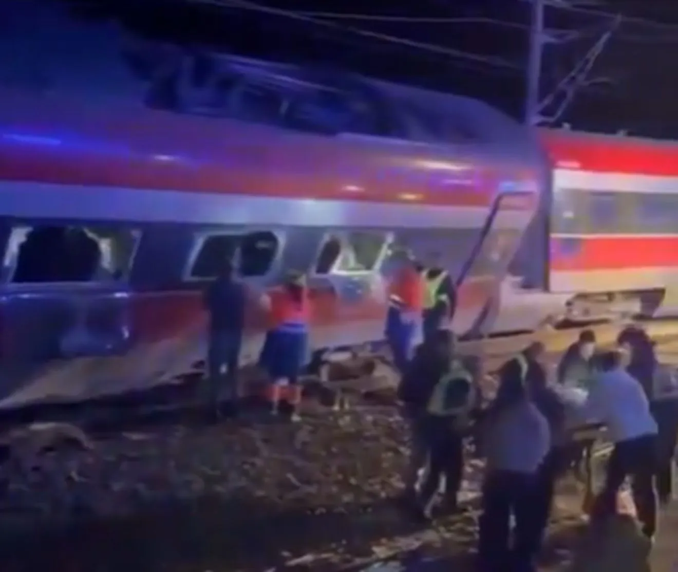 Ισπανία: Τουλάχιστον 39 νεκροί και 152 τραυματίες από τον εκτροχιασμό τρένων