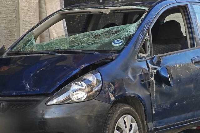 Τροχαίο στον Βύρωνα: Ανετράπη αυτοκίνητο – Τραυματίστηκε ο οδηγός