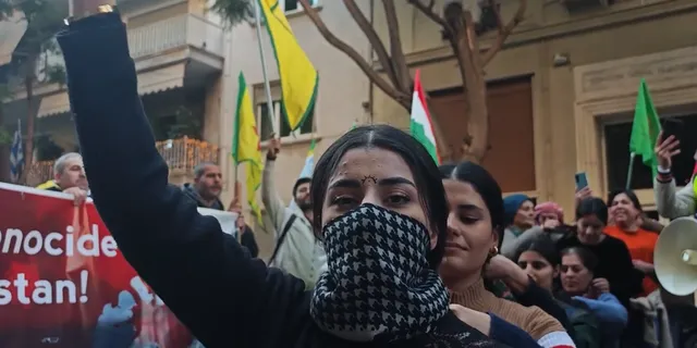 Συγκέντρωση αλληλεγγύης στη Ροζάβα από Κούρδους στην Αθήνα