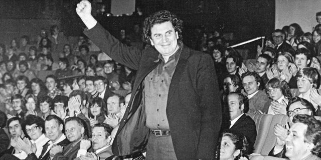 Ο Μϊκης Θεοδωράκης