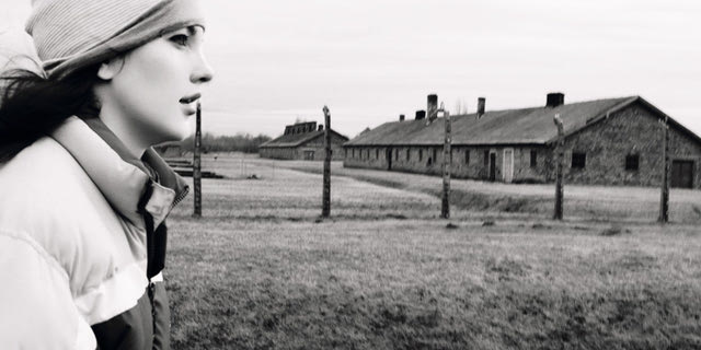 Η Άννα Ρεζάν είναι ένα από τα νεαρότερα άτομα που έχουν καταπιαστεί με το Ολοκαύτωμα