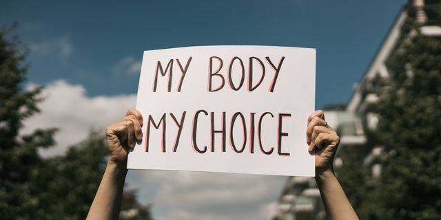 Αμβλώσεις: Νομοθετικά κατοχυρωμένες στην Ελλάδα εδώ και 40 χρόνια – Το χρονικό