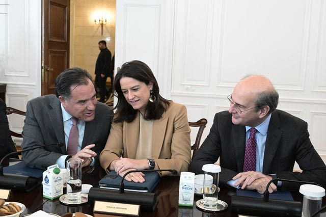 Άδωνις Γεωργιάδης, Νίκη Κεραμέως, Κωστής Χατζηδάκης