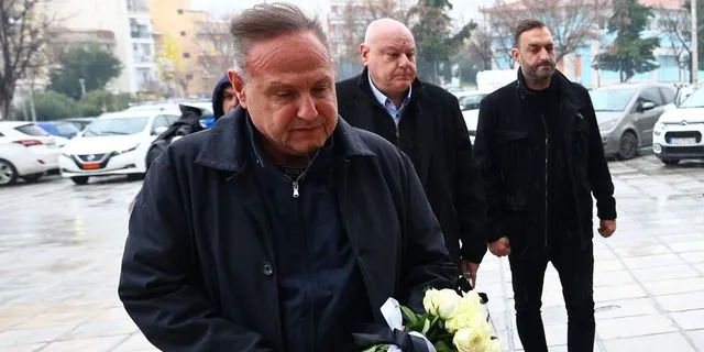 Στην Τούμπα ο Στέλιος Αγγελούδης για να αποτίσει φόρο τιμής τους επτά οπαδούς του ΠΑΟΚ