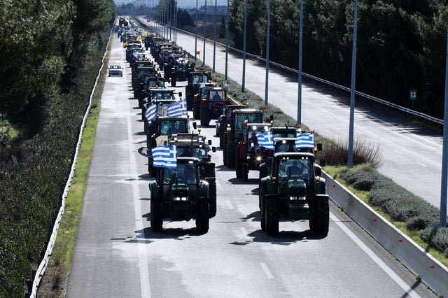 Στον “αέρα” η συνάντηση Μητσοτάκη με τους αγρότες – Τι καταγγέλλει ο Τζέλλας