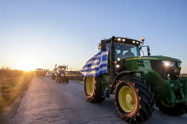 Με το αριστερό μπαίνει το 2026 για την κυβέρνηση