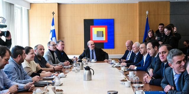 Ολοκληρώθηκε η σύσκεψη κυβερνητικών στελεχών με αγροκτηνοτρόφους