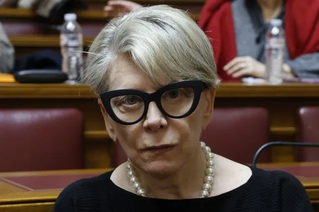 Η Έλενα Ακρίτα στη Βουλή