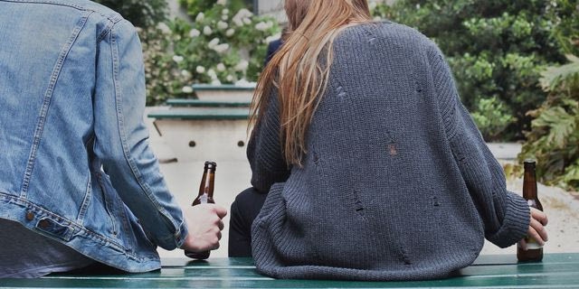 Στο νοσοκομείο 14χρονη μετά από κατανάλωση αλκοόλ – To προμηθεύτηκε από περίπτερο