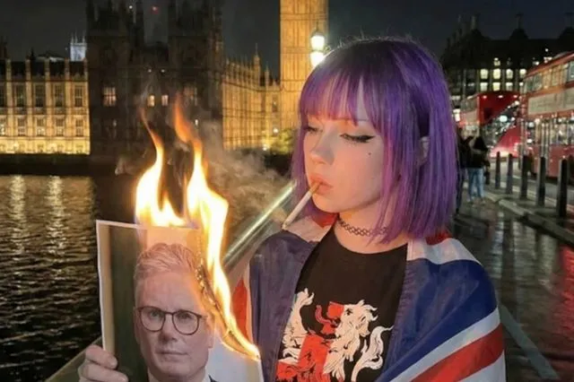 “Αμέλια”: Η βρετανίδα ΑΙ μαθήτρια που σπέρνει ακροδεξιά ρητορική