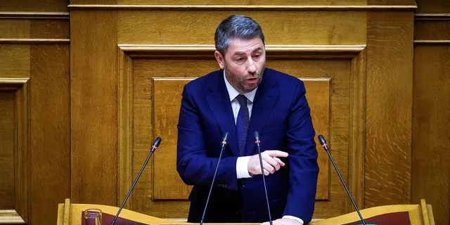 Ο Νίκος Ανδρουλάκης στο βήμα της Βουλής