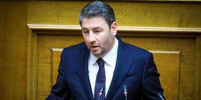 Ο Νίκος Ανδρουλάκης στο βήμα της Βουλής