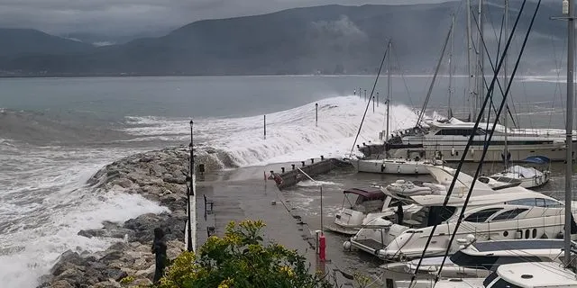 Παράλιο Άστρος