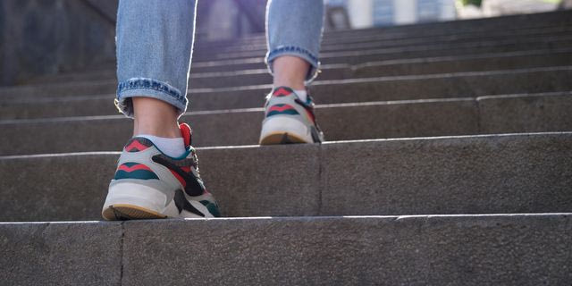 Λαχανιάζεις όταν ανεβαίνεις 2 σκάλες παρ’ όλο που γυμνάζεσαι; Τι λέει ο ειδικός