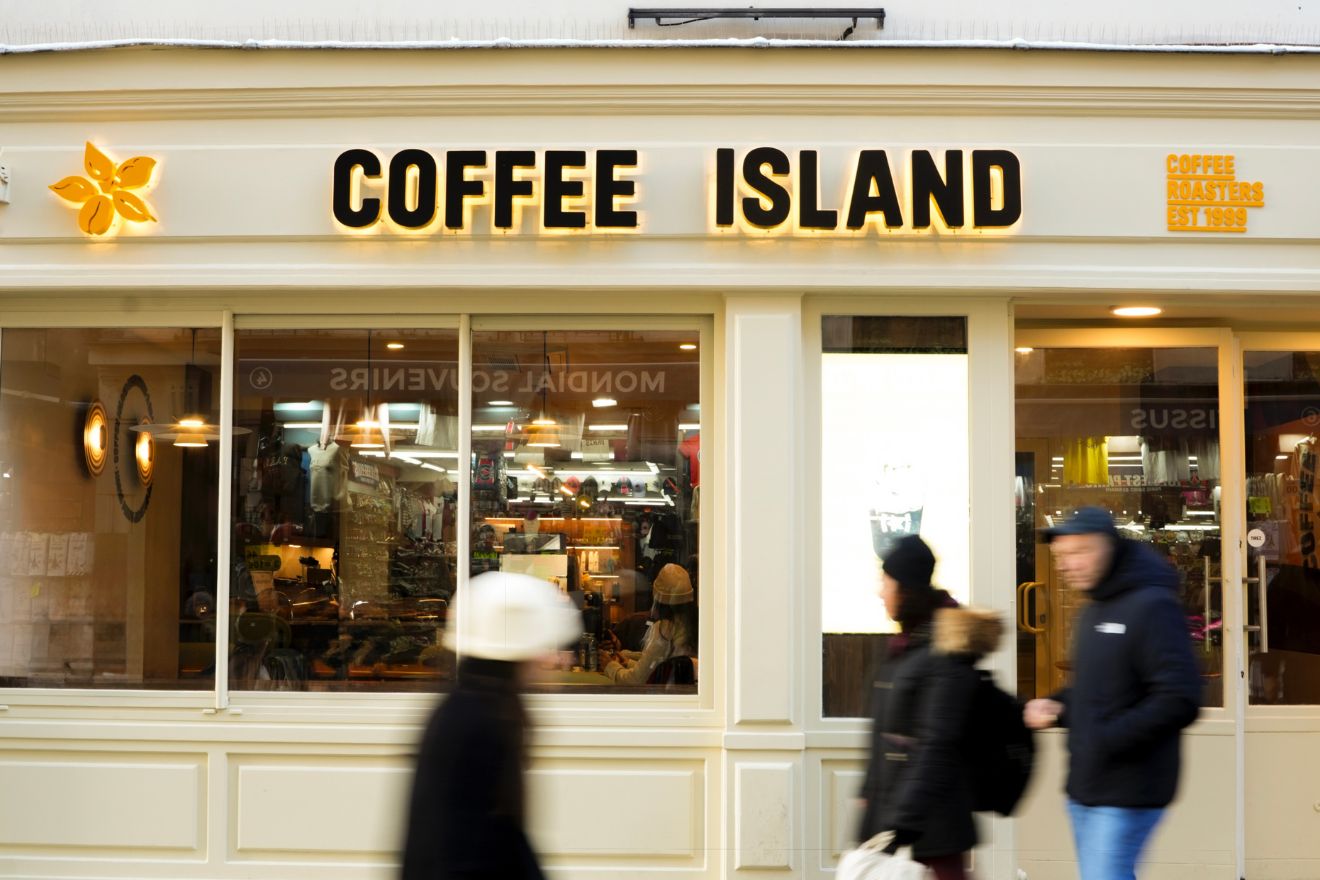 Coffee Island: Πάνω από 45 εκατ. ευρώ ο τζίρος το 2026 – Νέα καταστήματα σε Μαδρίτη, Ιορδανία και Βαλκάνια