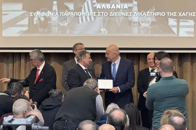 Αμυντικές δαπάνες και ανάπτυξη: Ένα ετήσιο ΑΕΠ πήγε “στράφι” μεχρι το 2004