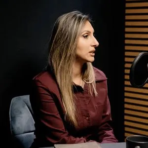 Η δικηγόρος Αλεξάνδρα Καραγιάννη στο podcast ΔΗΚΕΟΣΙΝΗ με τον Θανάση Καμπαγιάννη