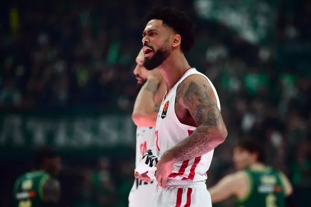 Παναθηναϊκός AKTOR – Ολυμπιακός: To καθοριστικό καλάθι του Ντόρσεϊ που σίγησε το Τ-Center