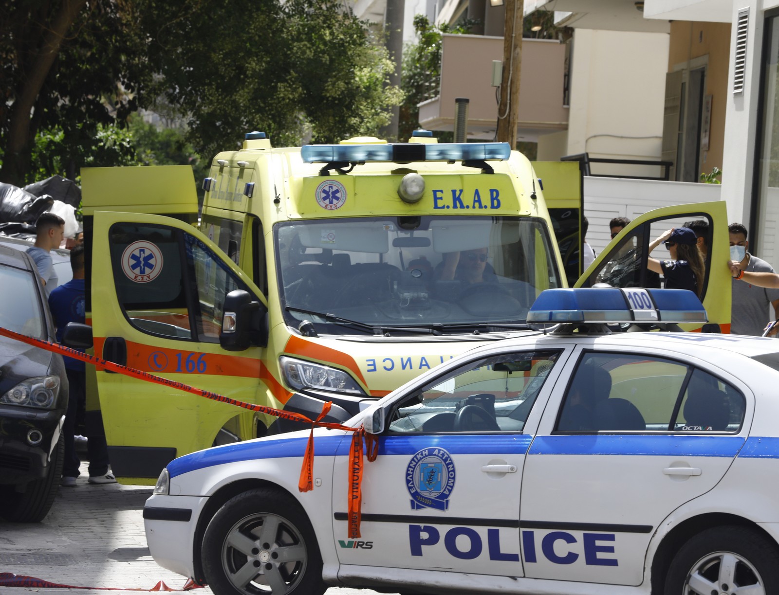 Τραγωδία στη Λ. Φυλής: Νεκρή 17χρονη – Αυτοκίνητο με πέντε νέους προσέκρουσε σε κολώνα