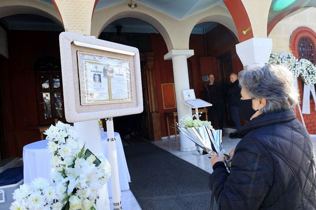 “Βιολάντα”: Σε κλίμα οδύνης το τελευταίο αντίο στην Ελένη Κατσαρού και στη Βασιλική Σκαμπαρδώνη-Καραγιάννη