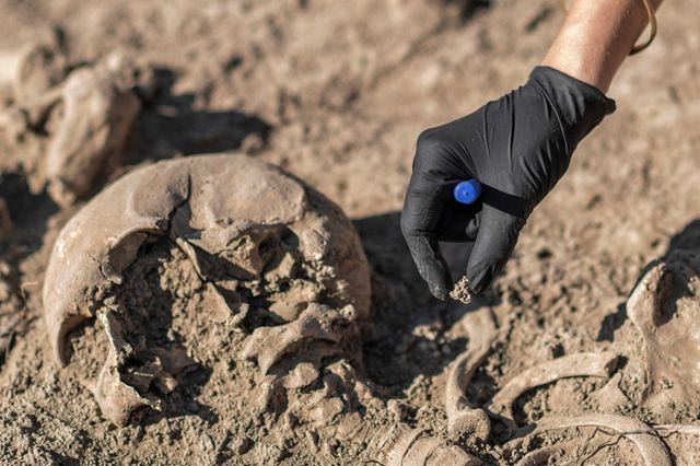 Ομαδικός τάφος στην Ιορδανία “φωτίζει” την αρχαιότερη καταγεγραμμένη πανδημία του κόσμου