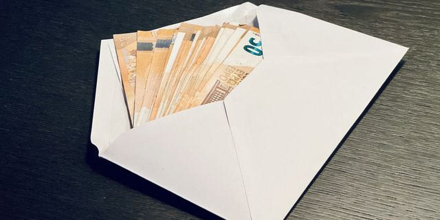 Φακελάκι με χρήματα