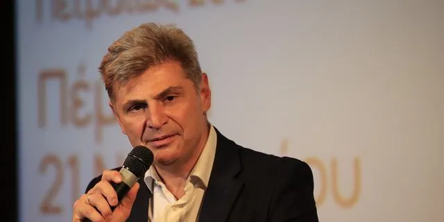 Ο Νικόλας Φαραντούρης