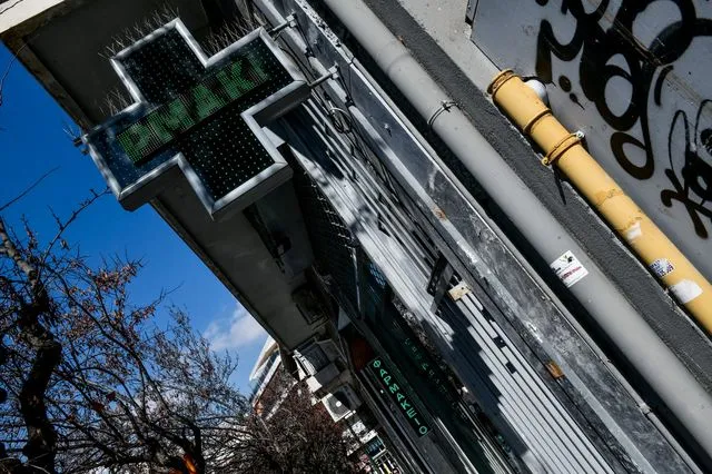 Πατήσια: Χειρουργήθηκε η 15χρονη στην οποία έπεσε σταυρός φαρμακείου