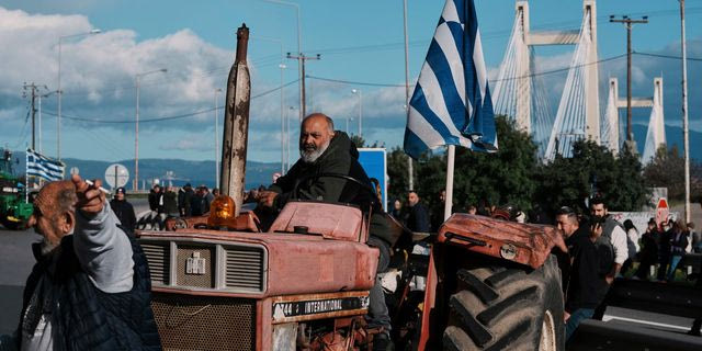 Ώρα αποφάσεων για τα μπλόκα των αγροτών – Τα σενάρια που εξετάζονται